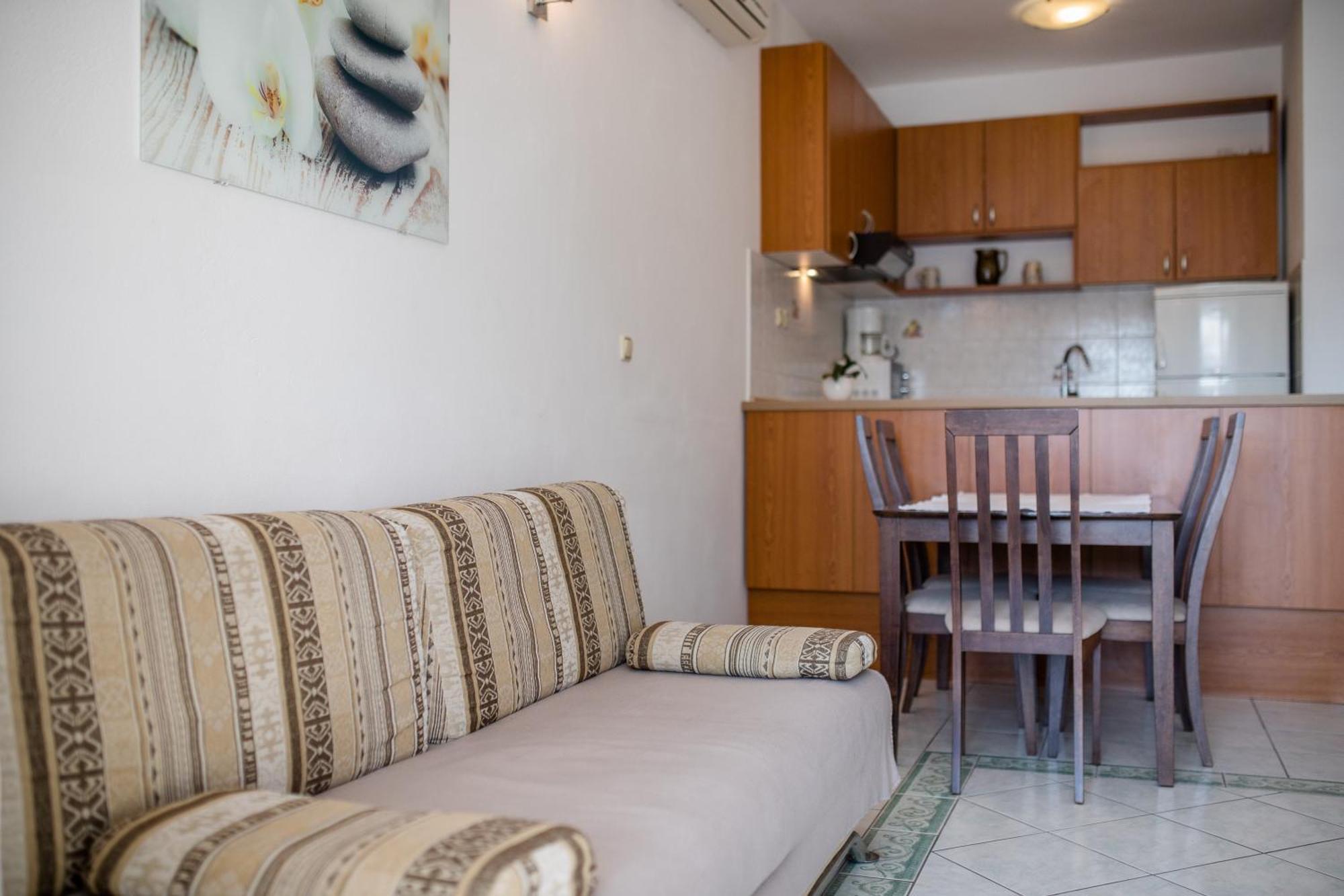 Apartments And Rooms By The Sea Supetarska Draga - Gornja, Rab - 11579 Habitación foto