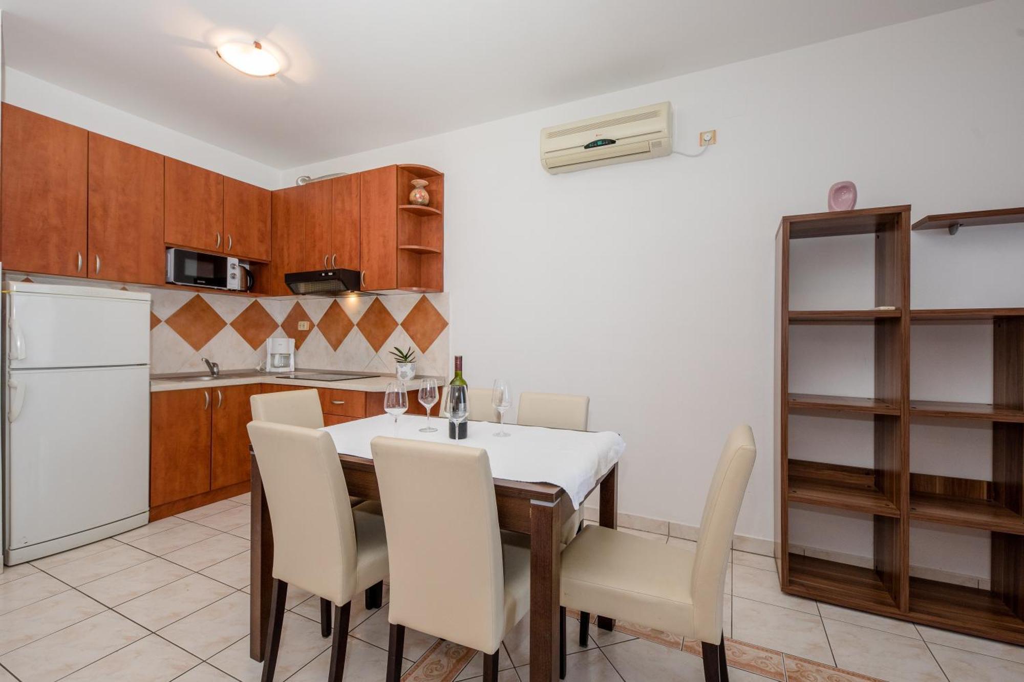Apartments And Rooms By The Sea Supetarska Draga - Gornja, Rab - 11579 Habitación foto